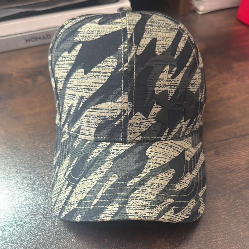 Under Armour Black and Tan Camouflage Hat